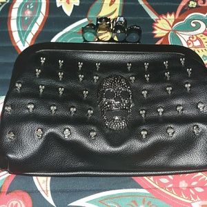 Skull Clutch